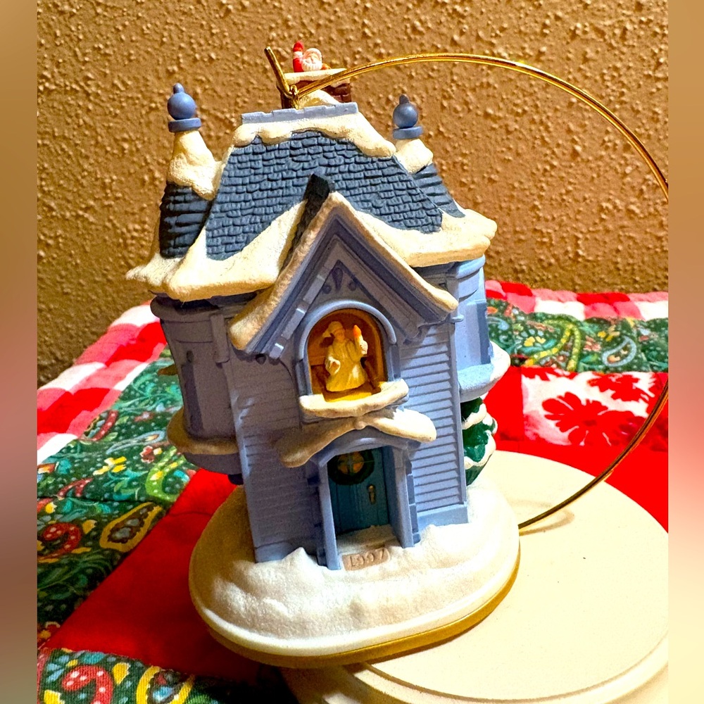 Vintage 1997 Hallmark Night Before Christmas Musical Ornament